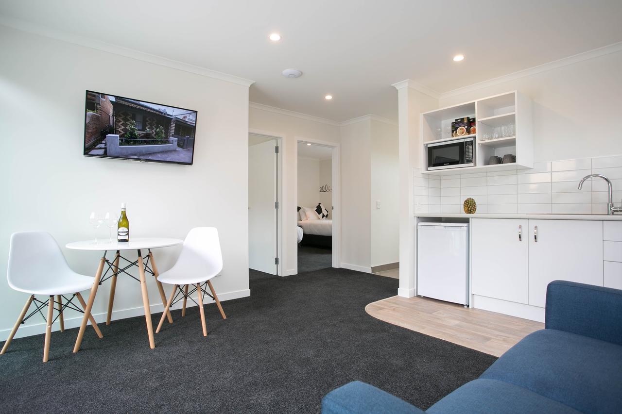 Podium Motel 4*